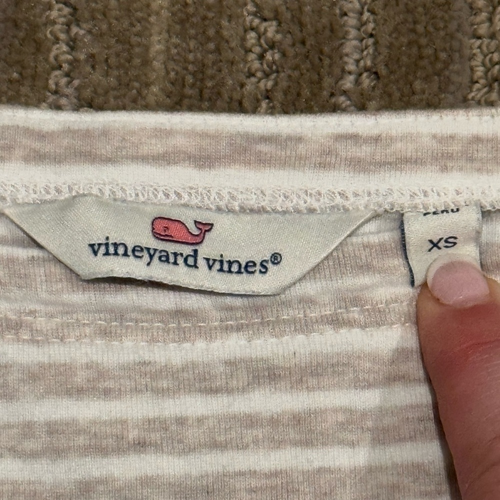 Vineyard Vines Cream and Tan Fitted Long Sleeve Striped Shirt Size XS - Picture 2 of 4